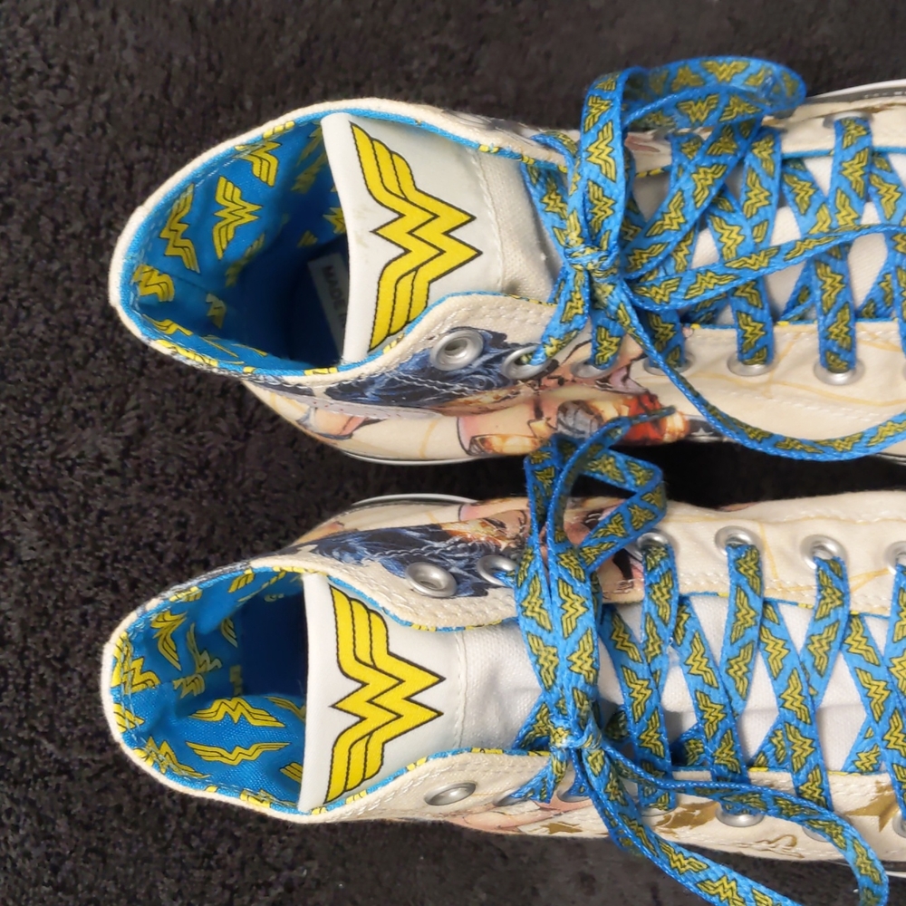 DC Comics x Chuck Taylor All Star Wonder Woman Hi Top Sneakers - Picture 6 of 11